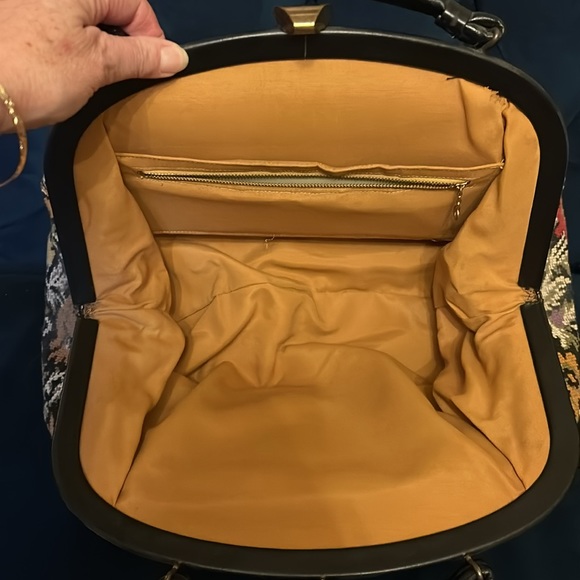 Vintage 1950s Needlepoint Handbag. 50s Black Floral Needlepoint Purse - Picture 3 of 12